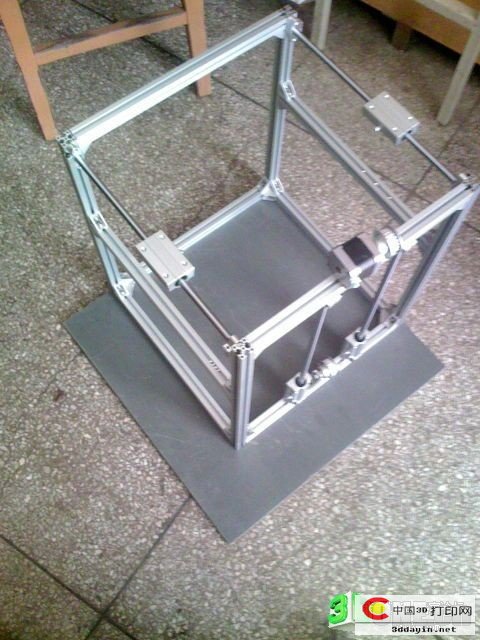 DIY全金属框架的3D打印机 - 3D网 - 20120507_c9742d0dd3ebbbc3252aVP4iswSiiEyQ.jpg