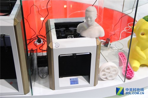 同样有多款3D打印机展出