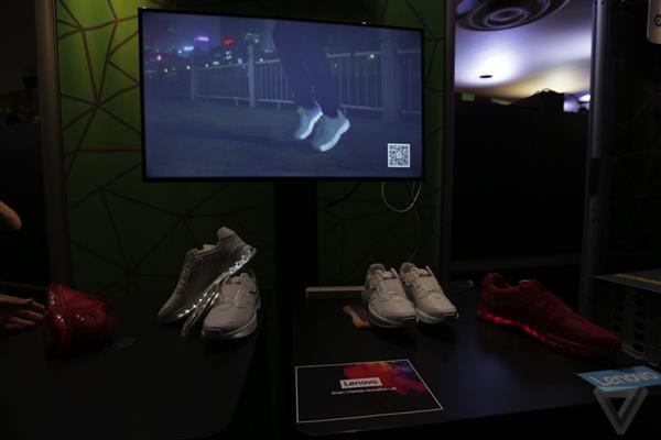 联想推出带3D打印鞋垫的智能跑鞋可做手游控制器