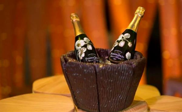 纽约艺术家携手著名香槟制造商“巴黎之花”推出3D打印冰桶