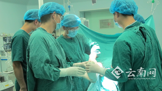 利用3D打印技术 云南完成省内首例血友病人膝关节置换手术