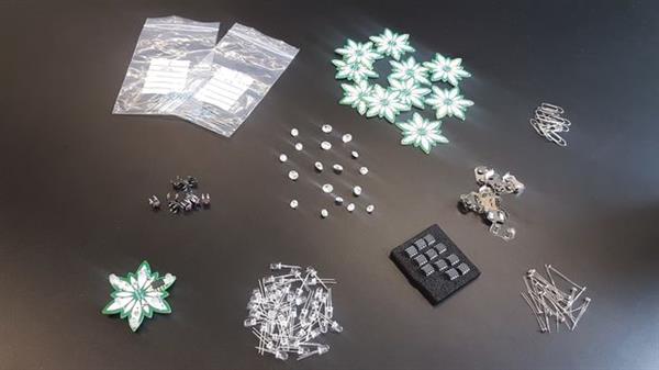 荷兰设计师推出高科技的3D打印项链Edelweiss 荷兰设计师推出高科技的3D打印项链Edelweiss