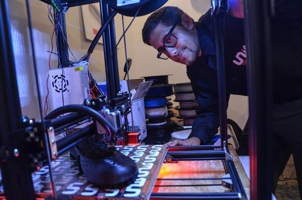 宾州州立学生开创业公司UnisBrands推定制3D打印鞋子 宾州州立学生开创业公司UnisBrands推定制3D打印鞋子