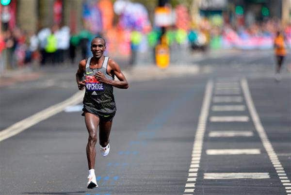 Eliud Kipchoge希望穿着耐克的3D打印鞋打破自己的马拉松纪录 Eliud Kipchoge希望穿着耐克的3D打印鞋打破自己的马拉松纪录