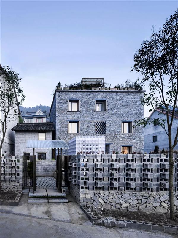 AZL建筑事务所将农村中国石屋与现代化3D打印建筑相结合 AZL建筑事务所将农村中国石屋与现代化3D打印建筑相结合