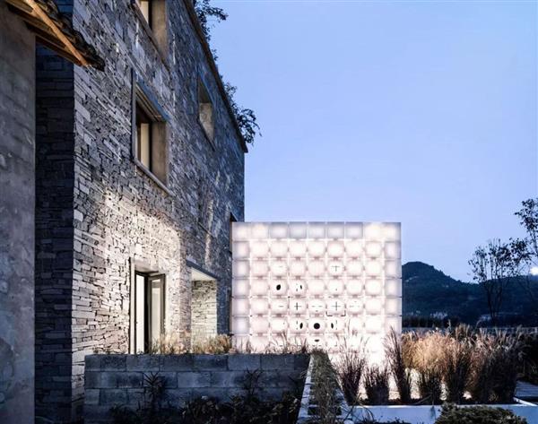AZL建筑事务所将农村中国石屋与现代化3D打印建筑相结合 AZL建筑事务所将农村中国石屋与现代化3D打印建筑相结合