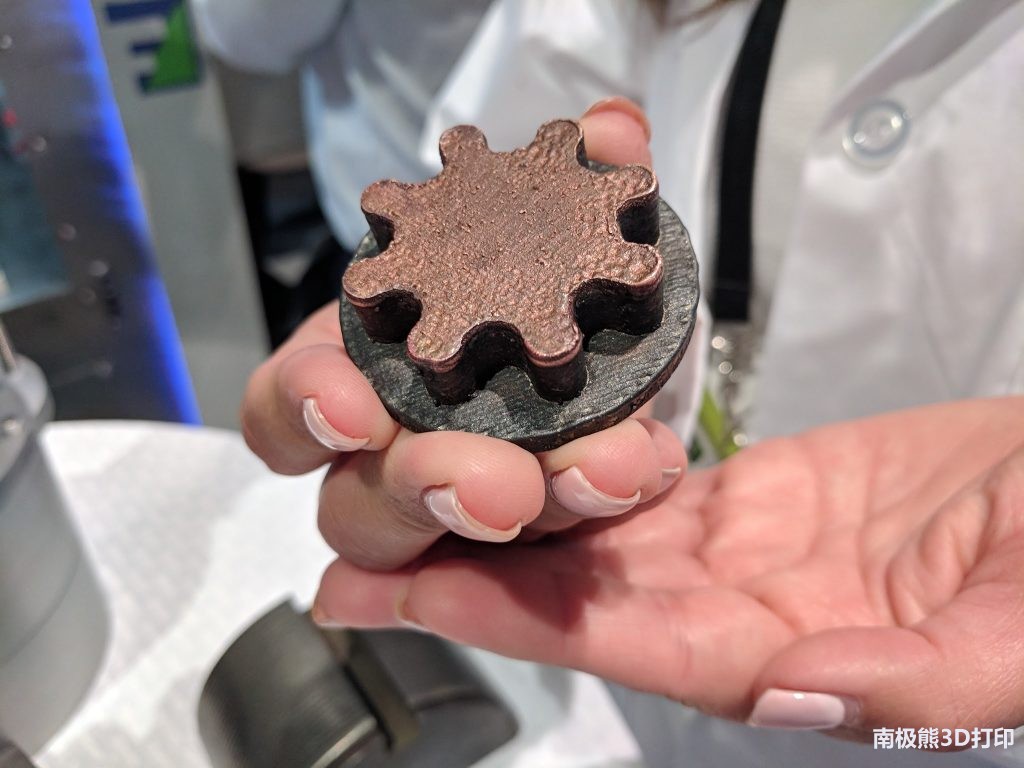 Formalloy-3D-printing-with-copper-at-IMTS-2018.-Photo-by-Michael-Petch.-1024x768.jpg