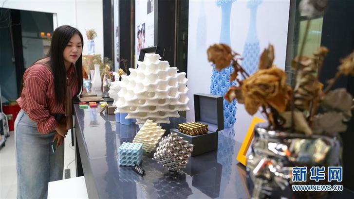 江西景德镇：把3D打印和传统制陶瓷工艺结合更轻松 