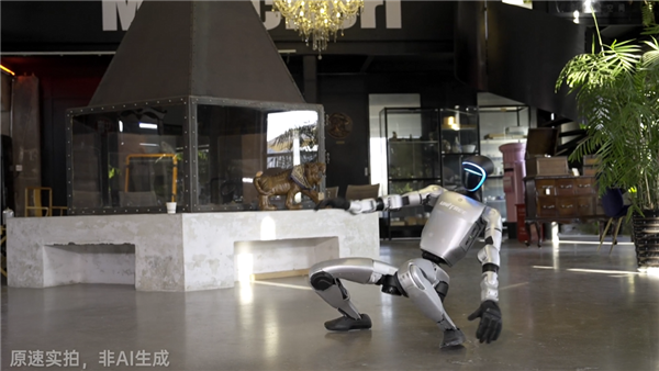 宇树科技王兴兴谈家用人形机器人何时上市:近两三年实现不了