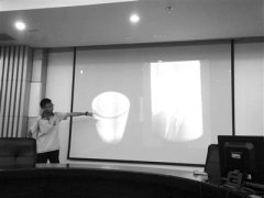 <b>学生自制3D打印头像灯</b> <b>学生自制3D打印头像灯</b>