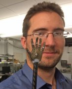 <b>��ѧ���õ���Ծۺ���3D��ӡ���켡��</b>