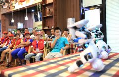 <b>机器人秀舞蹈吸足眼球3D打印饼干别有风味</b> <b>机器人秀舞蹈吸足眼球3D打印饼干别有风味</b>