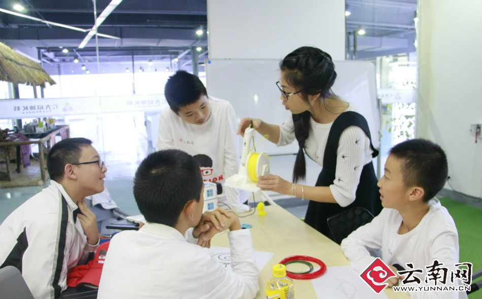 云大附中“传媒视界”课外实践“玩”3D打印 云大附中“传媒视界”课外实践“玩”3D打印