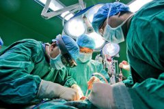 <b>我国首次借助3D打印+AR技术做手术</b> <b>我国首次借助3D打印+AR技术做手术</b>