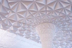 <b>加拿大美发沙龙在天花板安装11 x 5英尺的大型3D打印灯具</b> <b>加拿大美发沙龙在天花板安装11 x 5英尺的大型3D打印灯具</b>