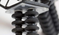 <b>研究人员开发出可在粗糙地形上进行救援任务的3D打印软机器人</b> <b>研究人员开发出可在粗糙地形上进行救援任务的3D打印软机器人</b>