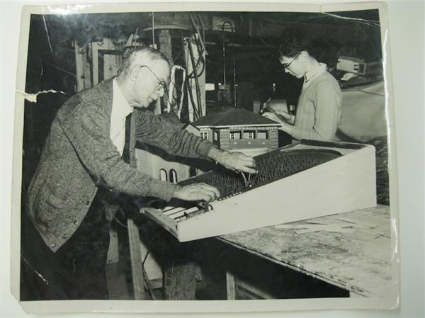 理查德·弗兰克·芬恩(Richard Frank Tunley) 理查德·弗兰克·芬恩(Richard Frank Tunley)