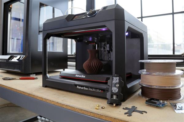 MakerBotԴ֦Ƴʵ3Dӡƽ̨MakerBot Labs