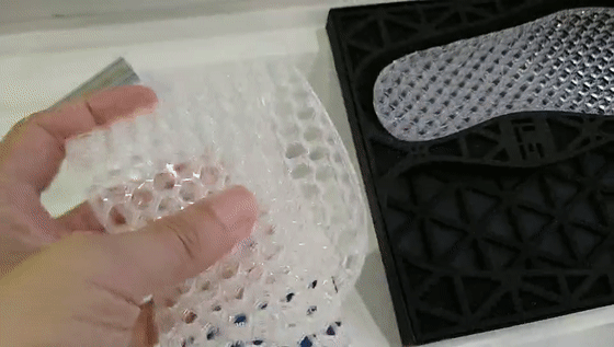 陶氏公司展台3D打印液体硅橡胶(LSR)鞋中底 陶氏公司展台3D打印液体硅橡胶(LSR)鞋中底