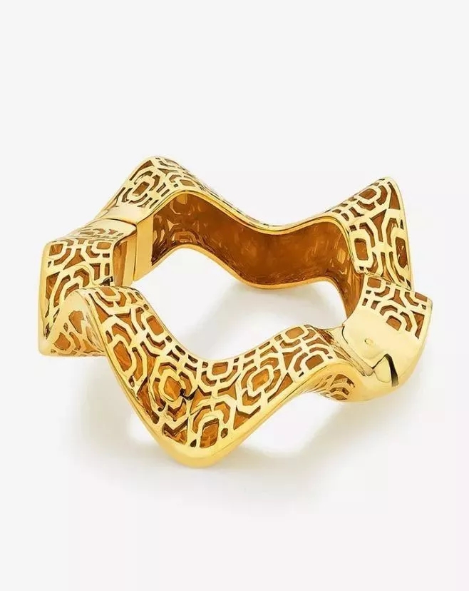 3D打印机制造黄金戒指