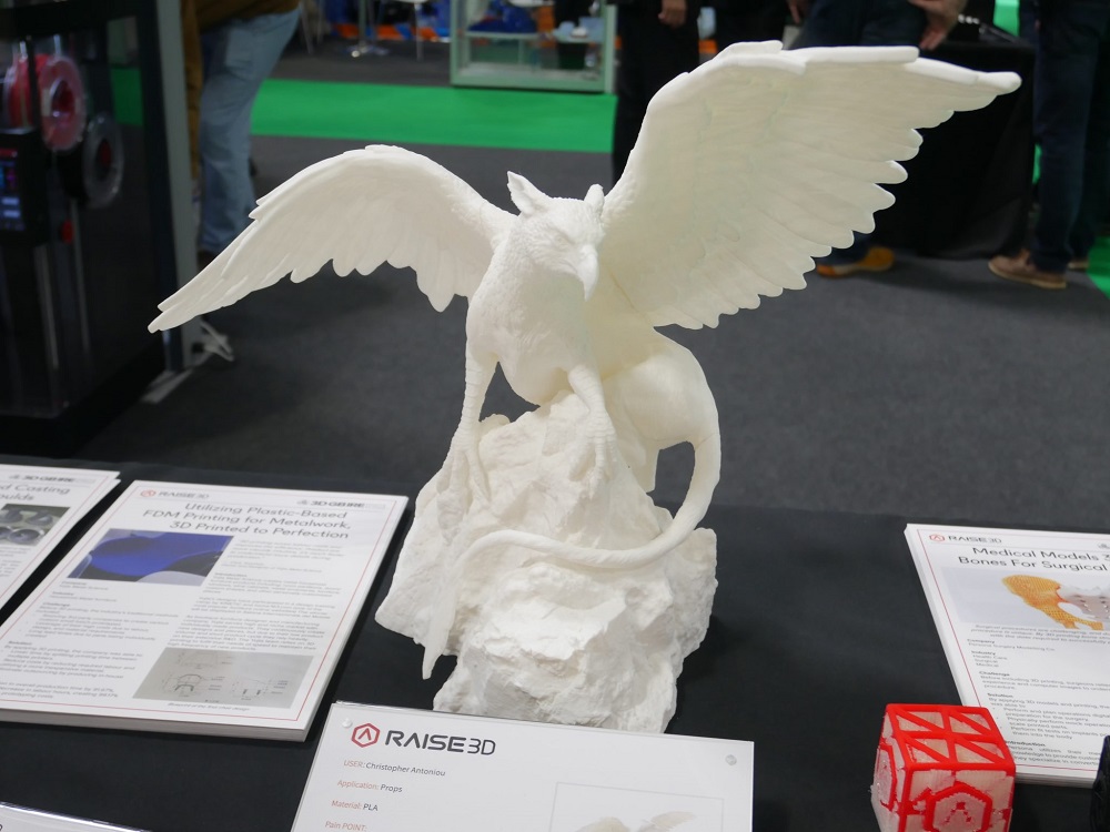 在Raise3D的N2 3D打印机上制造的3D打印胶片支架 在Raise3D的N2 3D打印机上制造的3D打印胶片支架