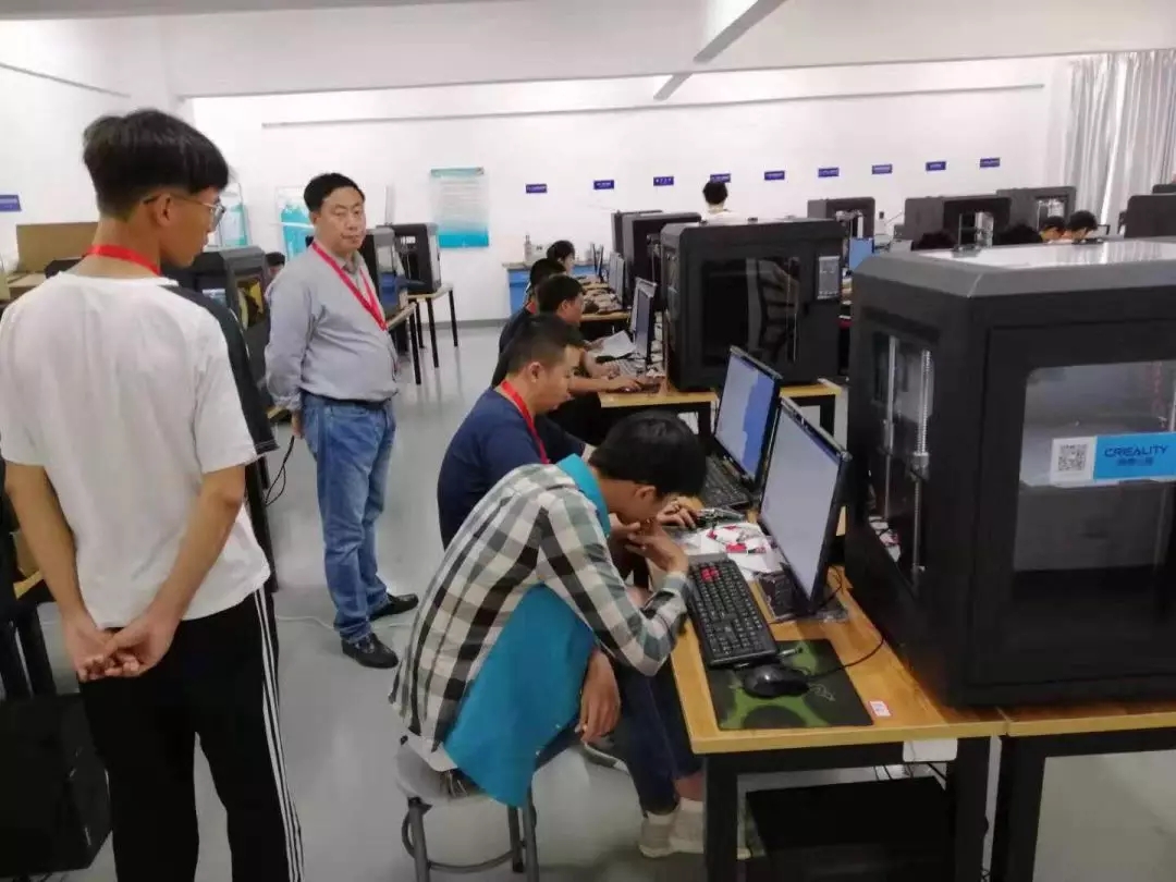 3D打印机参赛选手正在解决产品3D打印与后处理 3D打印机参赛选手正在解决产品3D打印与后处理
