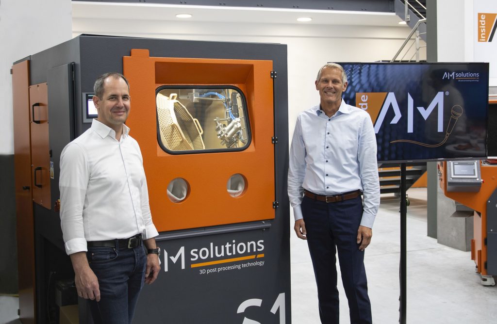 索伯工程技术与创新总监 Christoph Hansen 与 Rösler Oberflächentechnik GmbH 总裁兼首席执行官 Stephan Rösler