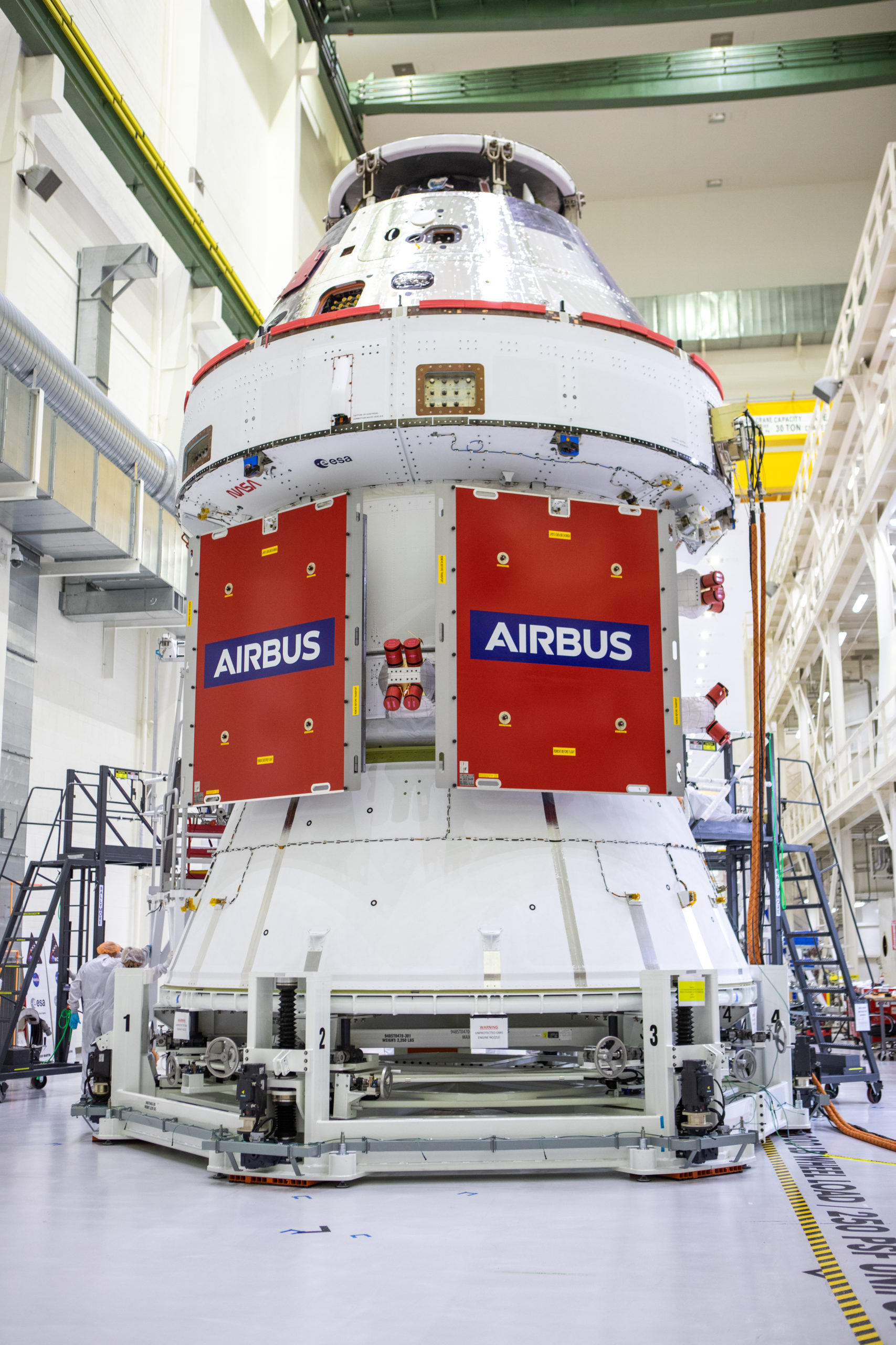 NASA阿忒弥斯登月任务启动，火箭携带3D打印部件发射升空